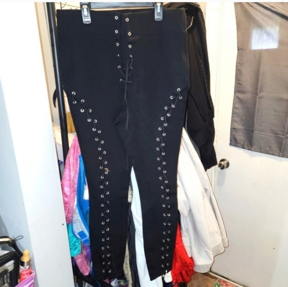 Nwot fashion to figure size 0 lace up leggings - Picture 3 of 6